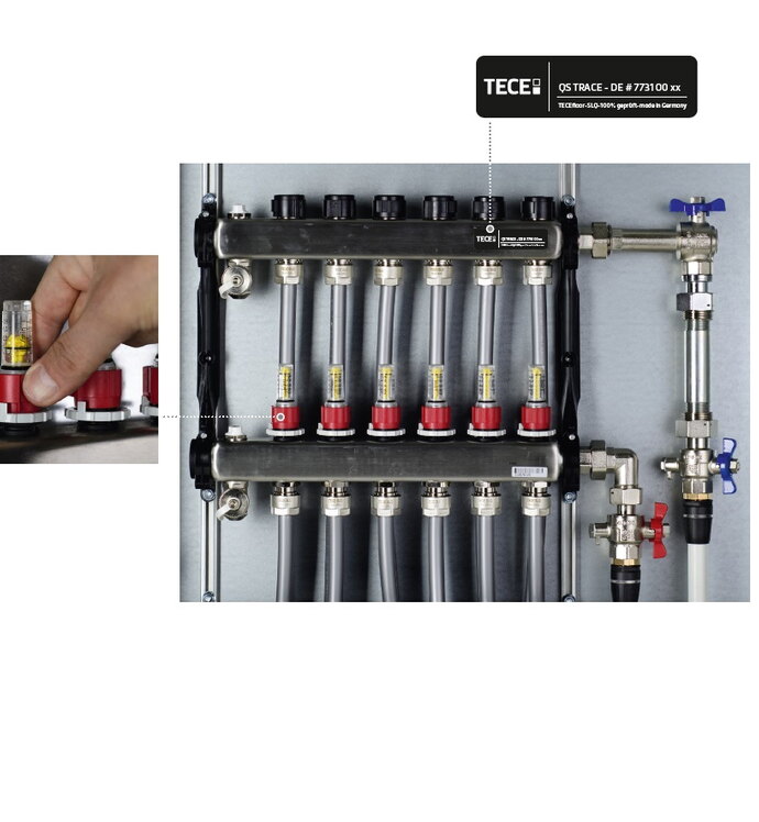 Der TECEfloor Heizkreisverteiler verfügt über eine integrierte Durchflussregelung und einen QS-Code, der den Heizkreisverteiler identifiziert. 