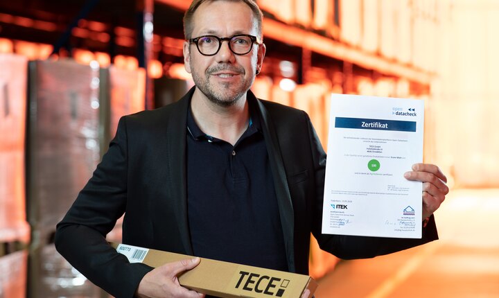 TECE wurde für die herausragende Qualität seiner Produktdaten ausgezeichnet. Auf dem Bild: Holger Kleine-Tebbe, Leiter Produktdaten und Sortimente bei TECE. / Bildquelle: Matthias Ibeler.