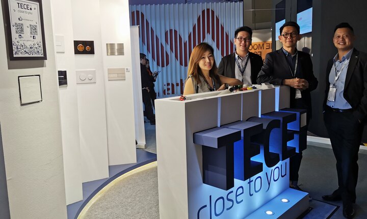 Lai Swee Hong, founder of the renowned Blu Water Studio with TECE team. 