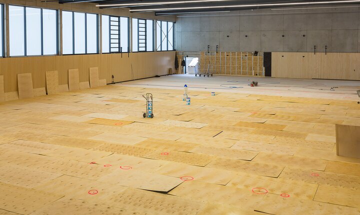 Fußbodenheizung Sporthalle Sperrholzplatten TECEfloor