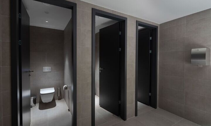 Piräus Tower WC