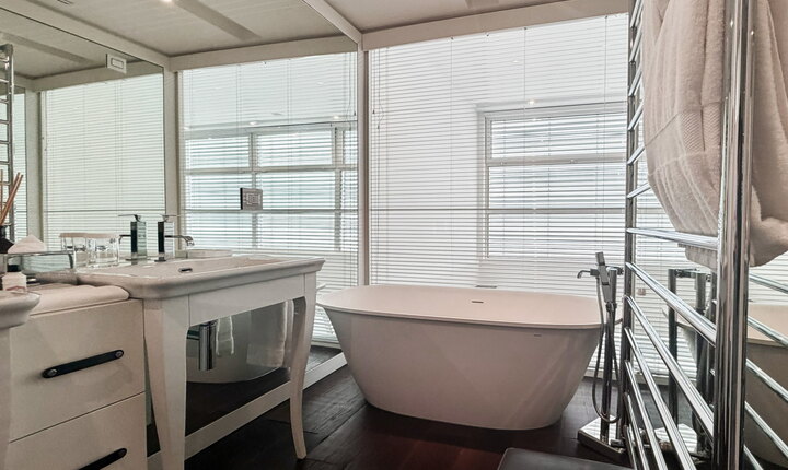Free standing bath tub Beta Evoque Hidrobox