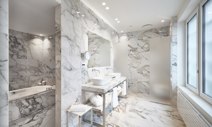 Free standing washbasin at Magna Pars