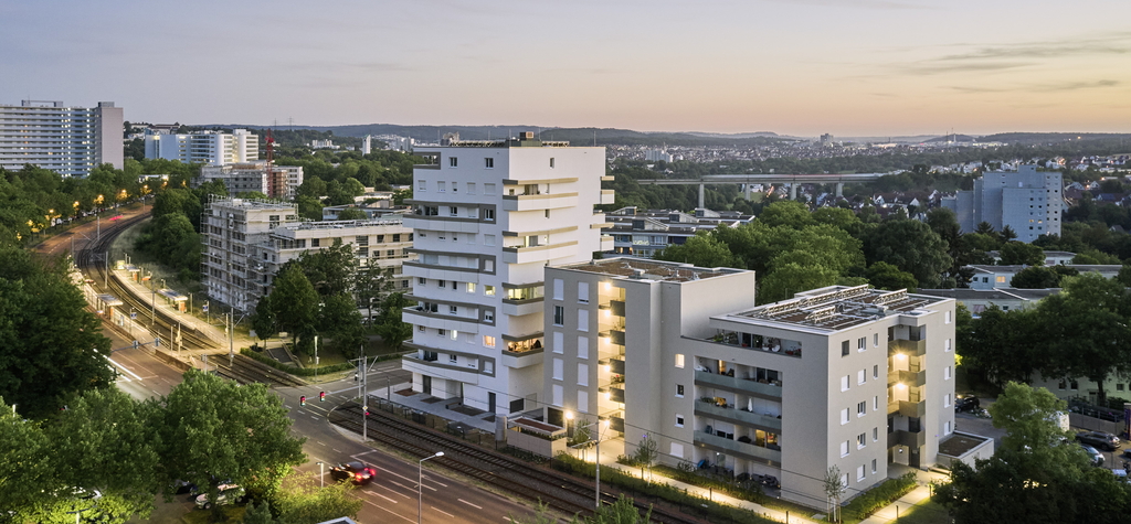 Der Wohnturm in Stuttgart setzt ein architektonisches Ausrufezeien. Foto: Juergen Pollak
